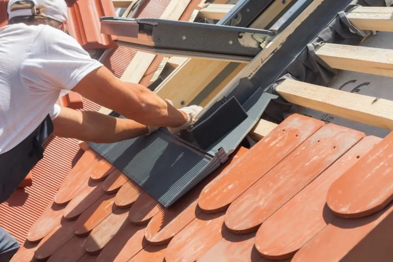 Spécialiste des gouttières et Velux Mennecy (91540) : Mennecy couverture